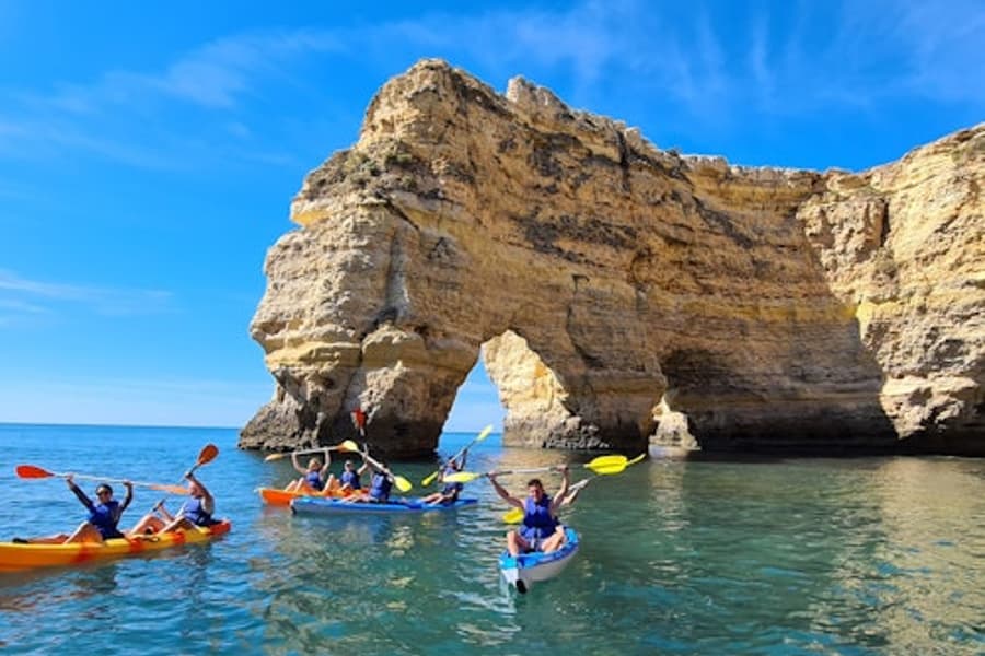 كهوف بناغيل: جولة إرشادية بالقوارب من شاطئ بناغيل, at Benagil Kayak Rentals, Lagoa