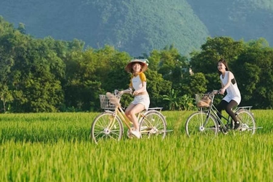 Mai Chau: Full-Day Guided Trip from Hanoi + Lunch, Hanoi