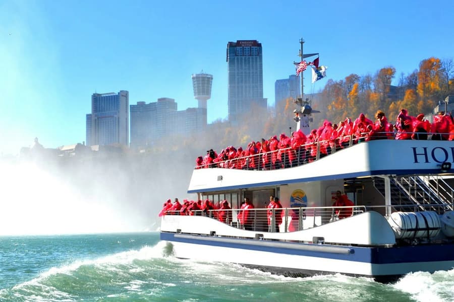 Niagara Falls: Guided Boat Ride + Journey Behind the Falls, Niagara Falls (CA)