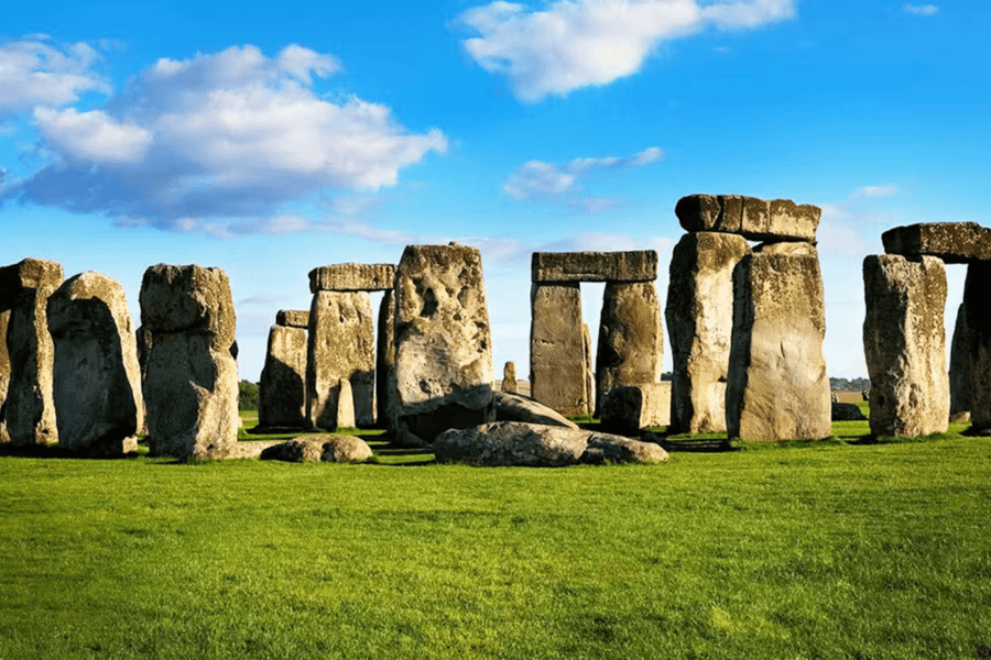From London: Stonehenge and Bath Day Trip tickets at Victoria Coach Station