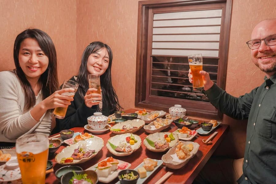 Kyoto : Gion Night Foodie Tour with 9 Dishes & 6 Sake Tastings, Kyoto