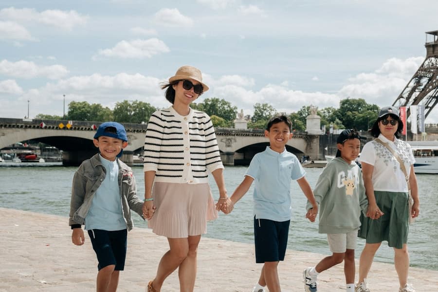 Paris: Private Tour with Professional Vacation Photographer, at Paris Photoshoots