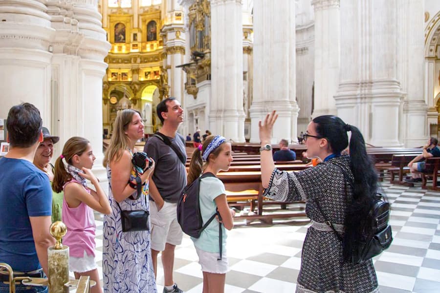 Tour Guiado de 3 Horas por Granada: Catedral, Capilla Real y Mercado de la Seda, at Plaza de Bib-Rambla, Granada