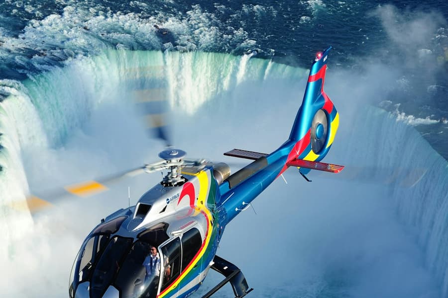 Niagara Falls: Helicopter Ride + Boat Cruise + Lunch + Transport, Niagara Falls (CA)