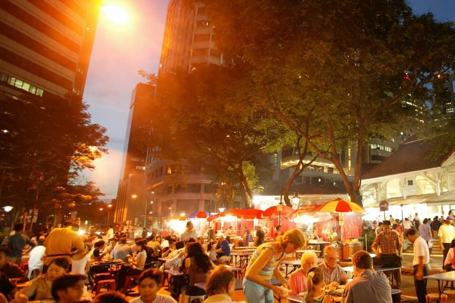 Singapore: Lau Pa Sat and Marina Bay Night Street Food Tour, at Singapore Walking Tours