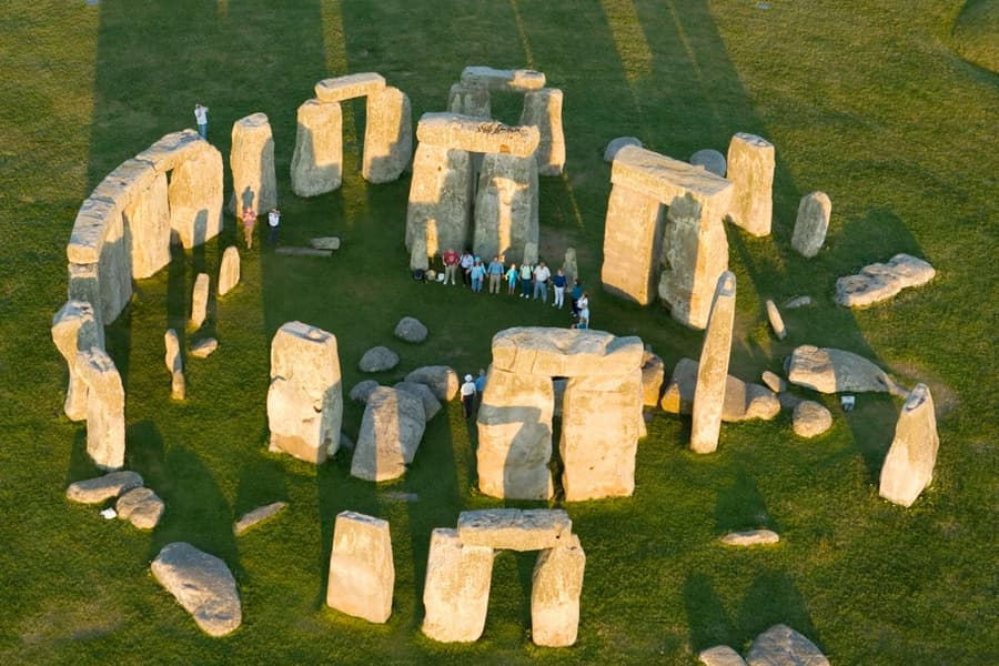 Stonehenge & Bath: Guided Day Trip from London with Bath Admission tickets at Stonehenge & Bath Tours from London