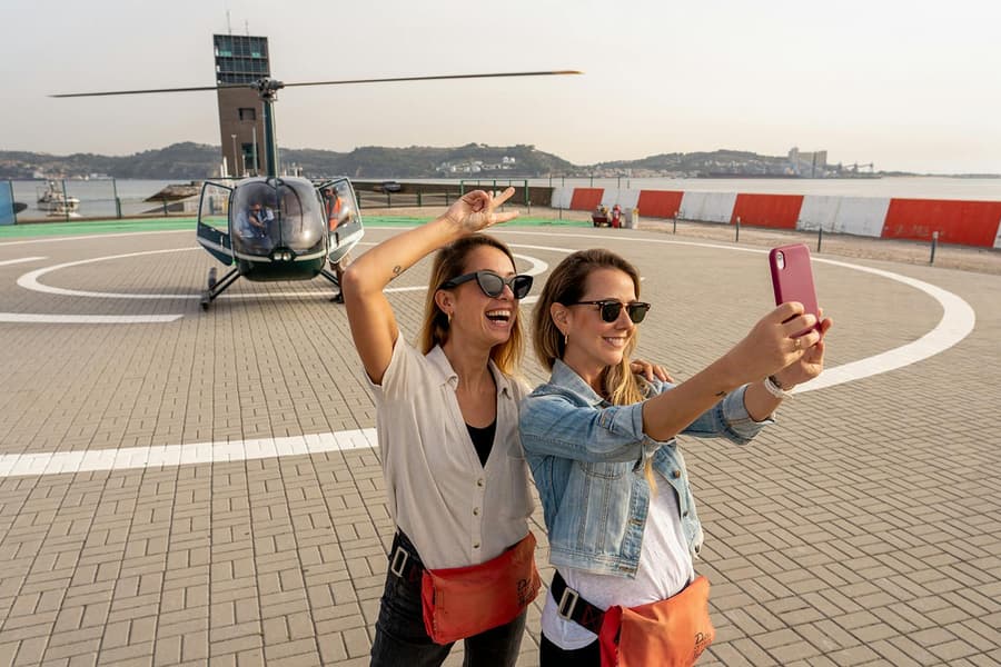 10-Minute Helicopter Flight over Lisbon’s Coastline, at Torre VTS de Algés