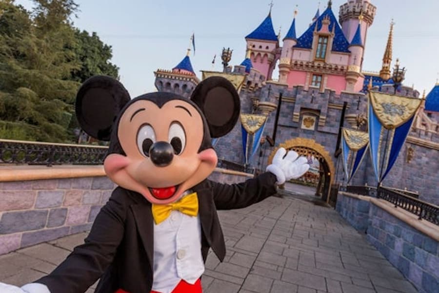 Disneyland® California: 2-Day Park Hopper with Optional Lightning Lane Pass, Anaheim