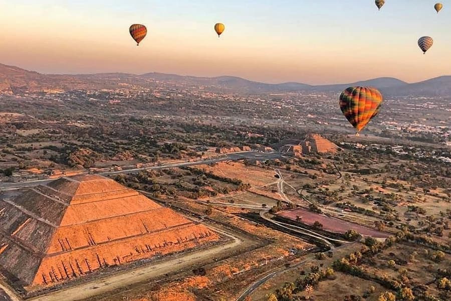 Teotihuacán Pyramids Hot Air Balloon Ride, at Teotihuacán, Mexico City