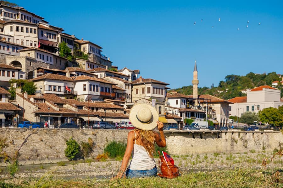 From Tirana: Berat City & Belshi Lake Day Trip with Wine Tasting, Tirana