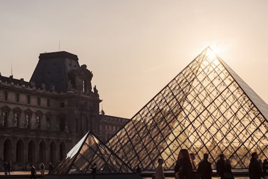 Louvre Museum: Dedicated Entry + Guided Evening Tour, at Louvre Museum