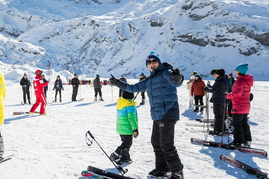 Mount Titlis: Snow Experience with Transport from Lucerne, Gadmen