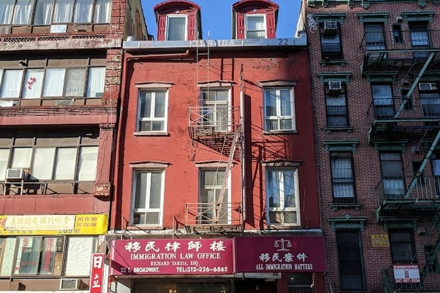 Tenement History and Immigrant Life in the Lower East Side, at New York Walking Tours