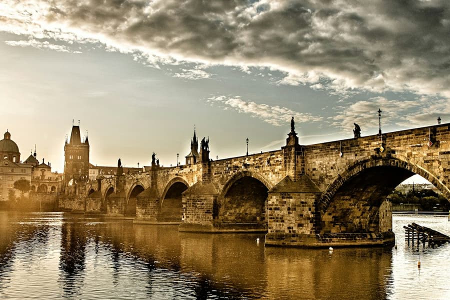 Prague: Charles Bridge & Lesser Town Guided Tour