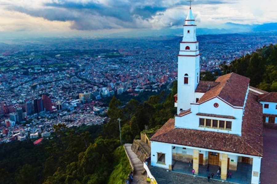 মংসেরাট বোগোটা: গাইডেড ট্যুর + কেবল কার টিকিট, at Bogota City Tours, Bogota