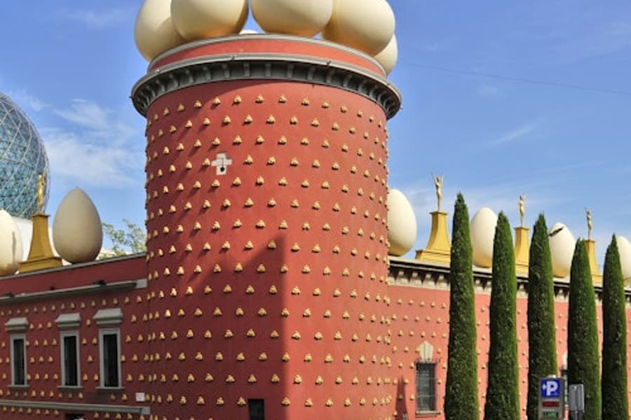 بلیط سریع ورود به تئاتر و موزه دالی, at Dalí Theatre and Museum, Figueres