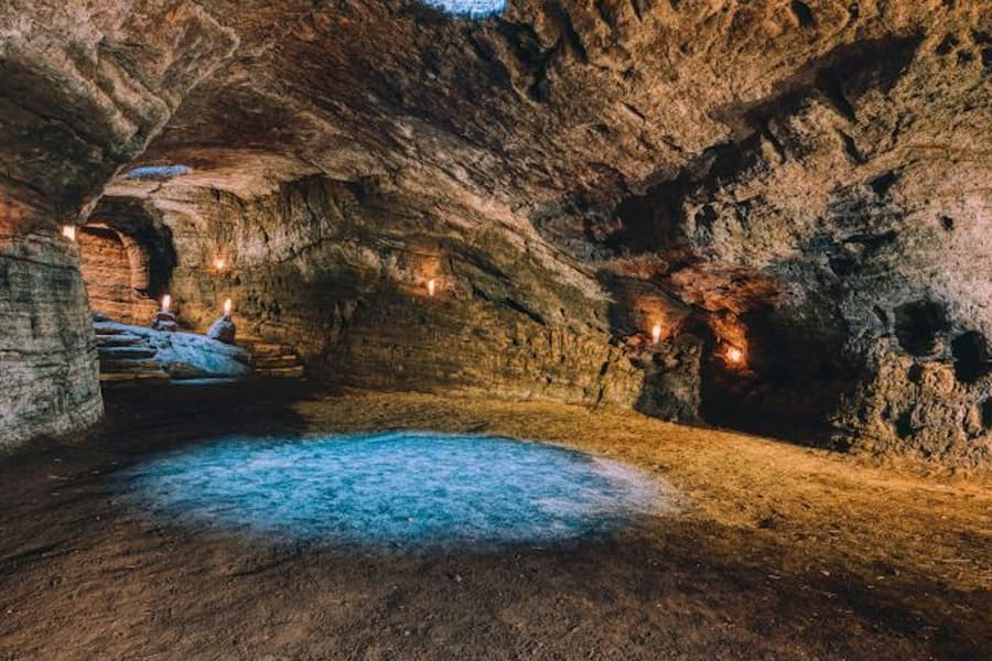 Caves of Hella: Guided Tour, Hella