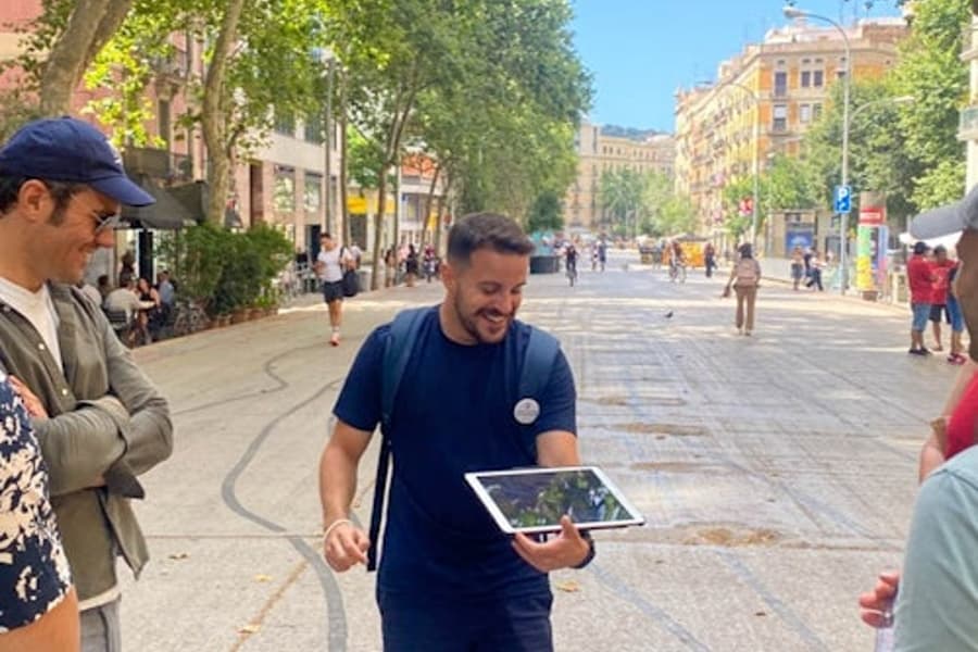 Barcelona: Private Tapas Tasting Tour in French tickets