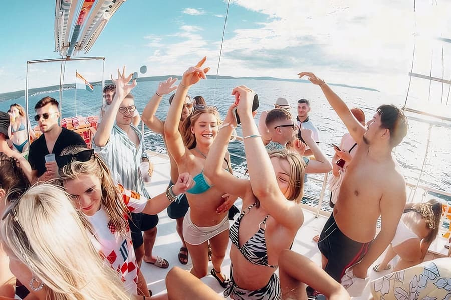 From Split: Blue Lagoon Boat Party Cruise with DJ & After-Party Entry, Split