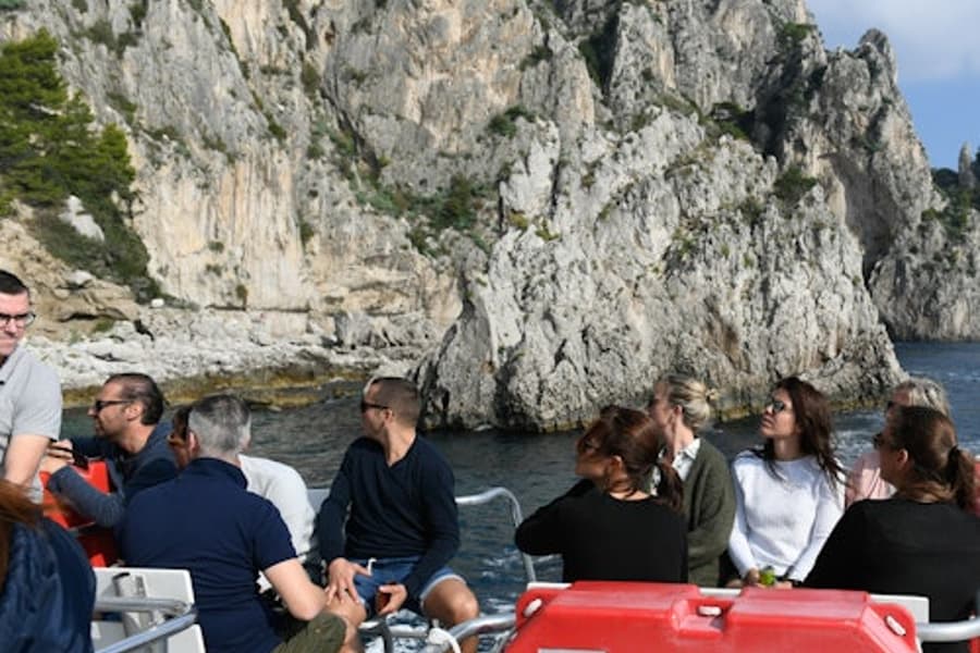 カプリ島: ボートツアー + ソレントからの往復, Capri