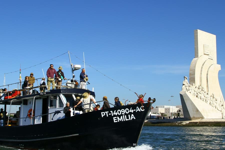 Lisbon: Guided Sunset Cruise from Cascais + Open Bar, at Lisbon Cruises