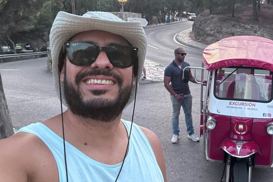 Málaga: Guided Tuk Tuk Tour + Roundtrip Transfer, at Malaga City Tour, Malaga