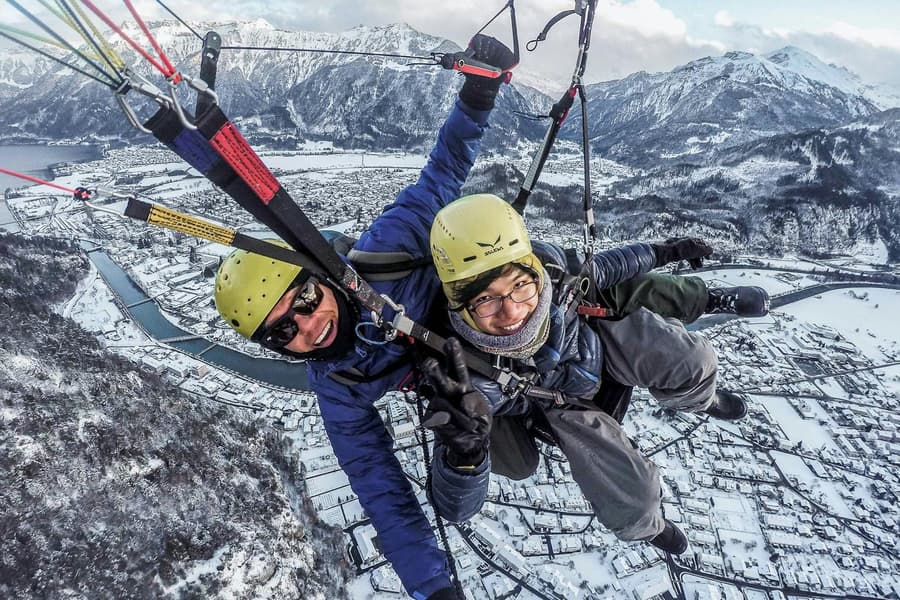 Interlaken Tandem Paragliding Flight, Interlaken