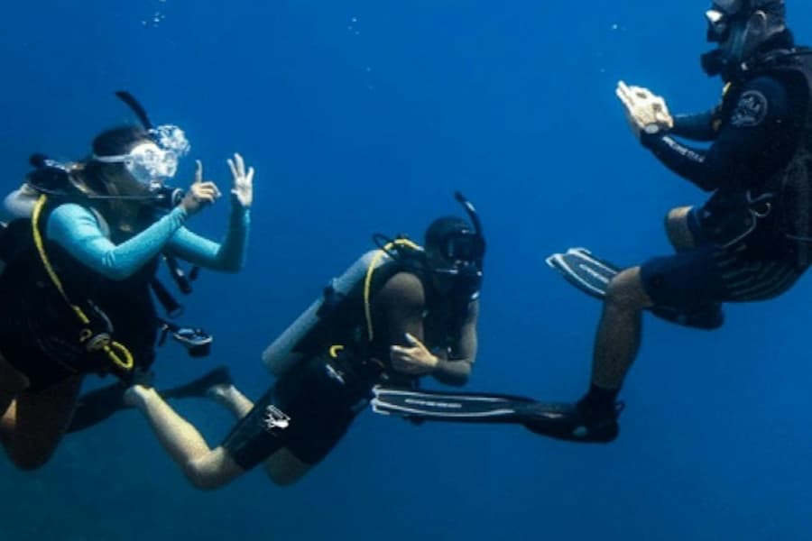 Dubai: PADI Open Water Course with eLearning, at Dubai Watersports