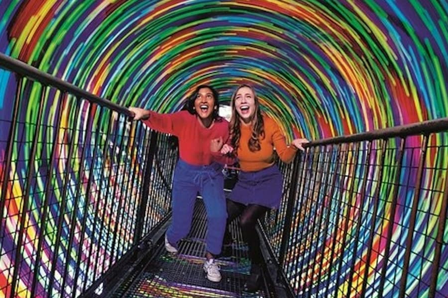 Edinburgh: Harry Potter Sites Tour + House of Illusions Experience