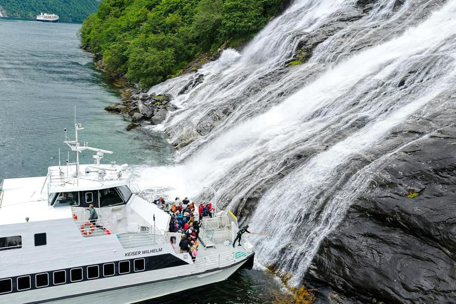 From Geiranger: Geiranger Fjord Boat Tour With a Stop in Hellesylt Village, Oslo