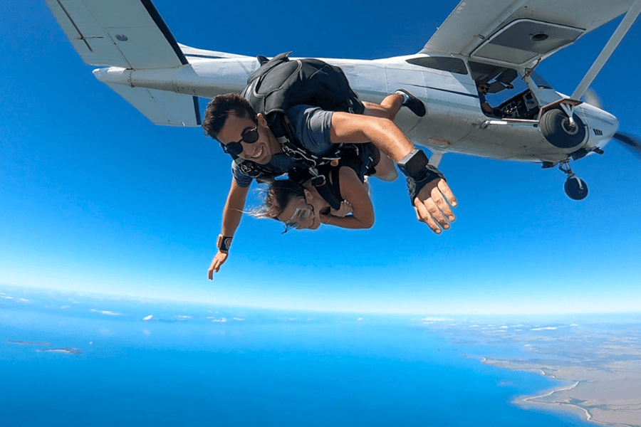 Airlie Beach Tandem Skydive with Beach Landing, Whitsundays