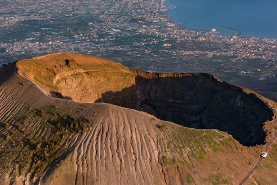 Mount Vesuvius: Entry + Roundtrip from Ercolano by Vesuvio Express tickets