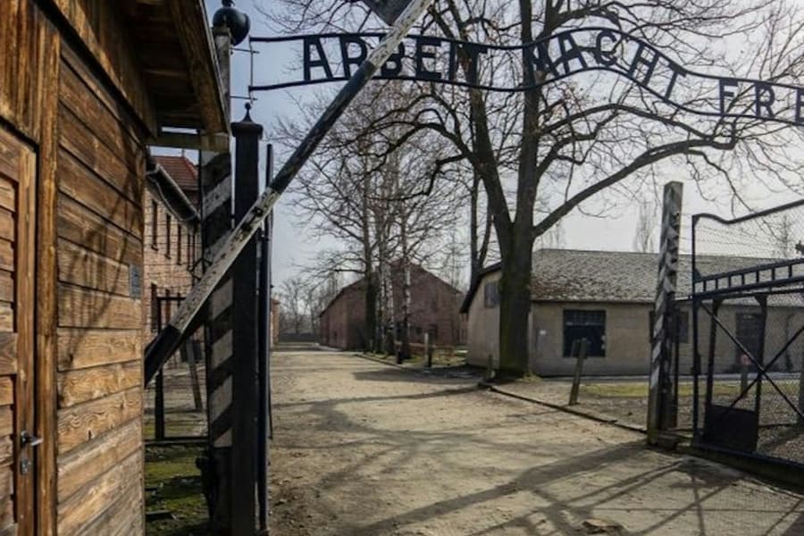 Auschwitz-Birkenau: Guided Tour, at Auschwitz-Birkenau