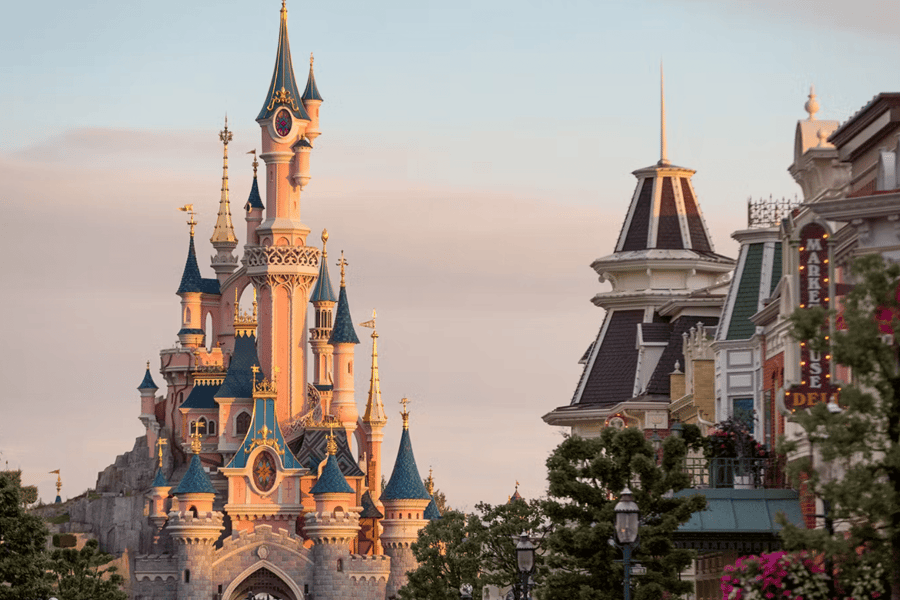 بلیطهای چند روزه دیزنیلند پاریس, at Disneyland Paris, Paris