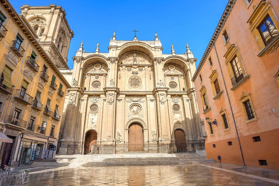 2-stündige geführte Tour durch die Kathedrale von Granada und die Königliche Kapelle, at Pl. Isabel la Católica, Granada