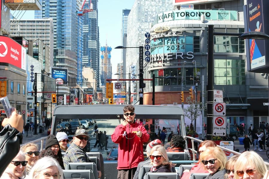 Toronto: Hop-on Hop-off Bus Tour with Harbour Cruise, Toronto