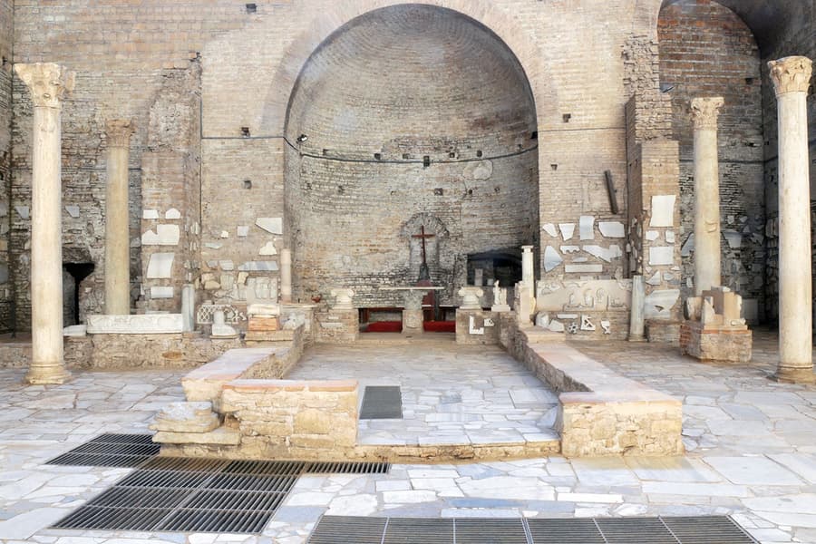 Catacombs of Domitilla and Capuchin Crypt Guided Tour with Transfers, at Touristation Aracoeli