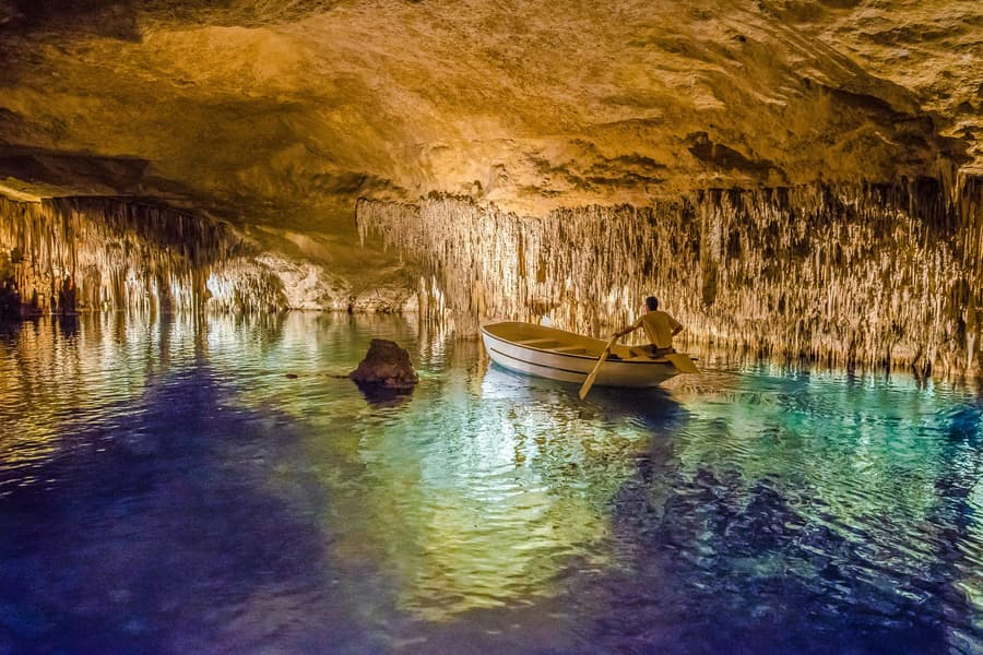 From Palma: Caves of Drach and Hams Entrance and Pearl Factory Visit, Mallorca