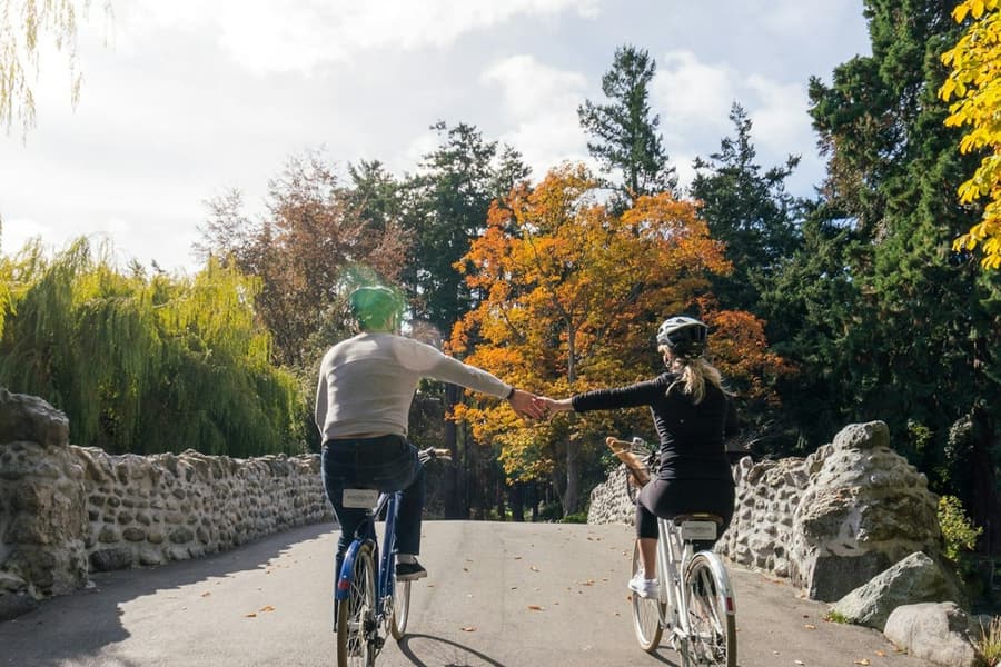 Victoria: 3-Hr Guided Bike Tour, at Victoria Bus Tours, Victoria