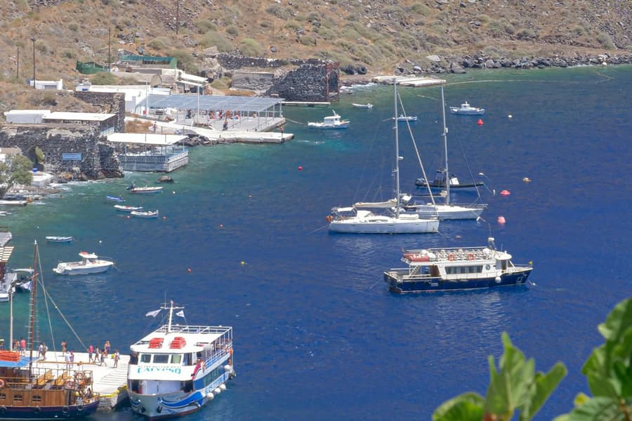 Santorini: Volcanic Islands Cruise with Hot Springs Visit, Firá