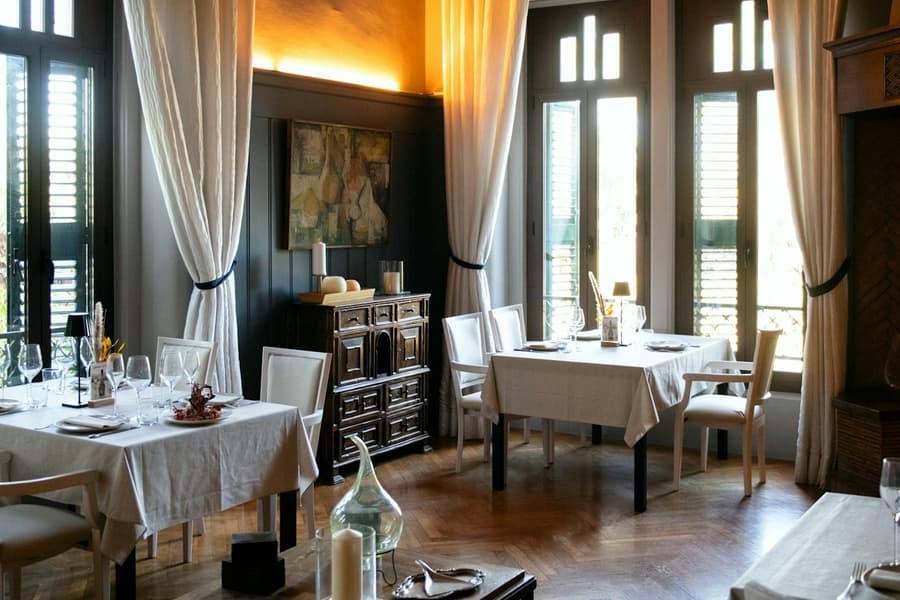 Codorníu Winery: Guided Tour + Ars Collecta Menu Lunch + Cava Tastings