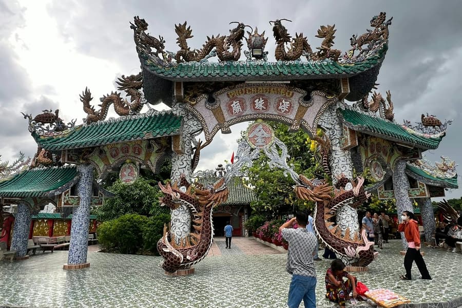 Phu Chau Floating Temple & Binh Quoi Tourist Village: Guided Speedboat Tour, Ho Chi Minh City