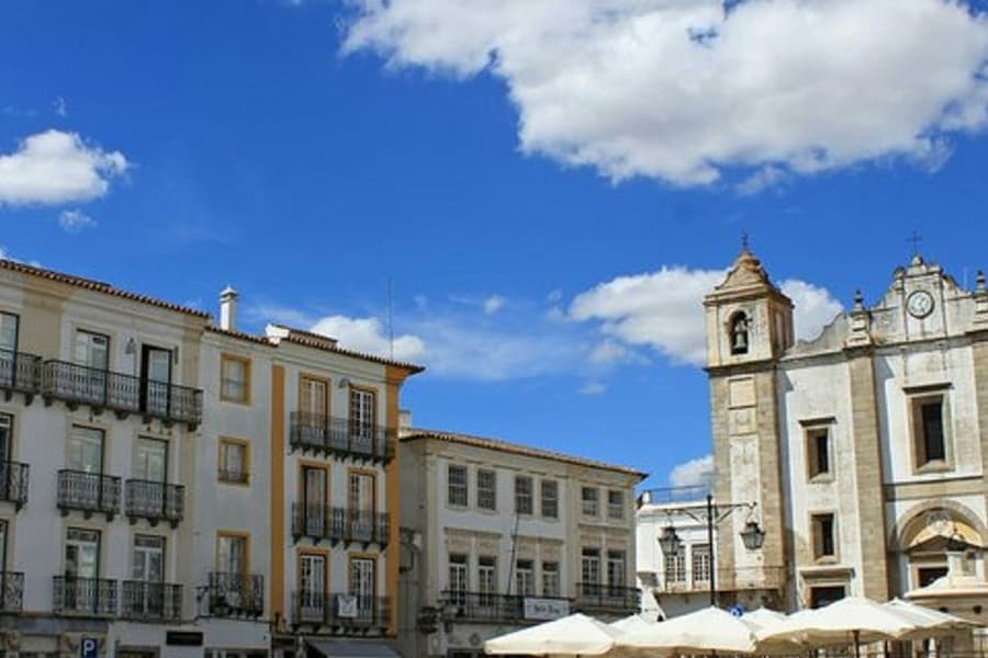Évora & Arraiolos: Guided Tour from Lisbon, at Évora Day Trips from Lisbon