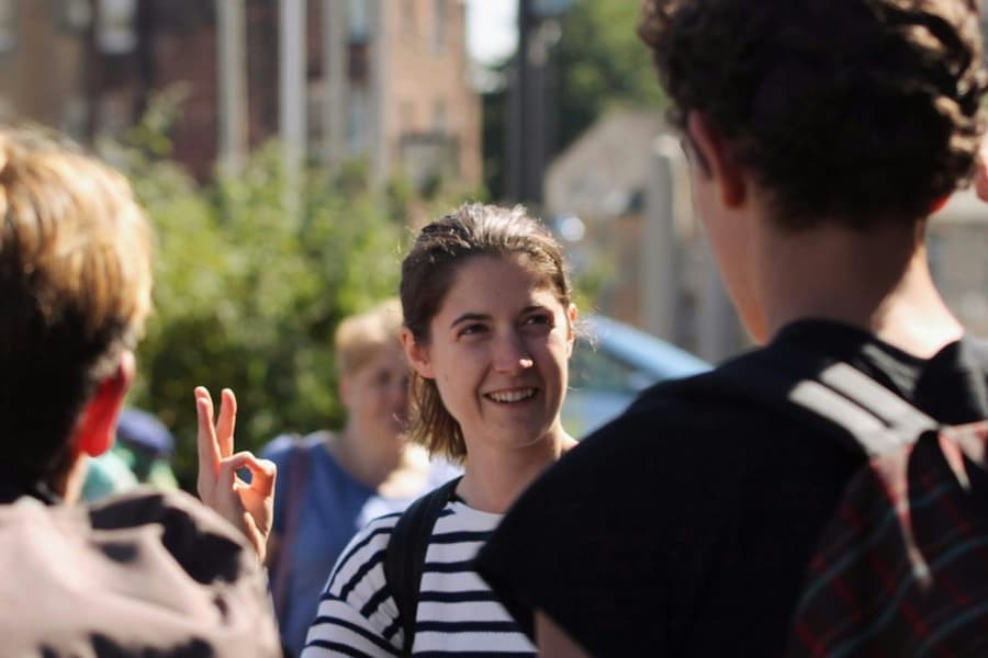 Edinburgh: Guided Food Tour + Lunch & Drinks, at Edinburgh Food Tours