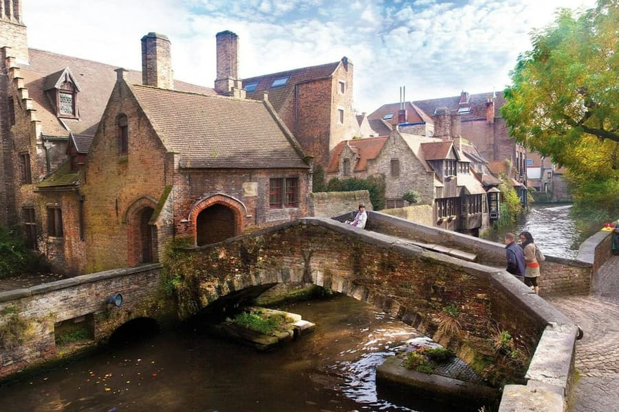 Bruges & Ghent: Guided Day Tour from Brussels + Cruise + Chocolate Visit, Brussels