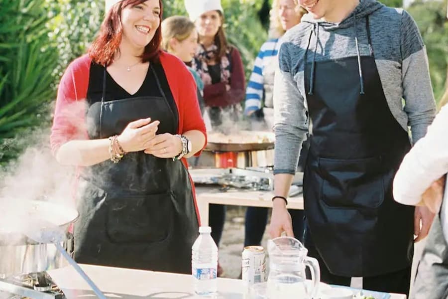 Valencia: Guided Paella Cooking Class + Drinks, at Valencia Cooking Classes