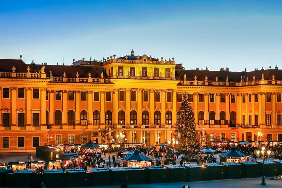 Schönbrunn Palace: Christmas Market, Palace Tour & Concert, Schönbrunn Palace