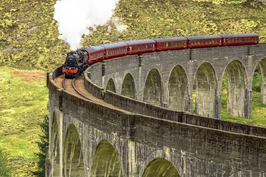 Scottish Highlands: Harry Potter Train + Tour from Edinburgh, at Day Trips from Edinburgh
