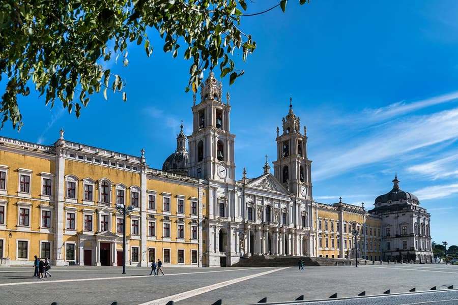 National Palace of Mafra Entry Tickets with Optional Lisbon Card, Lisbon