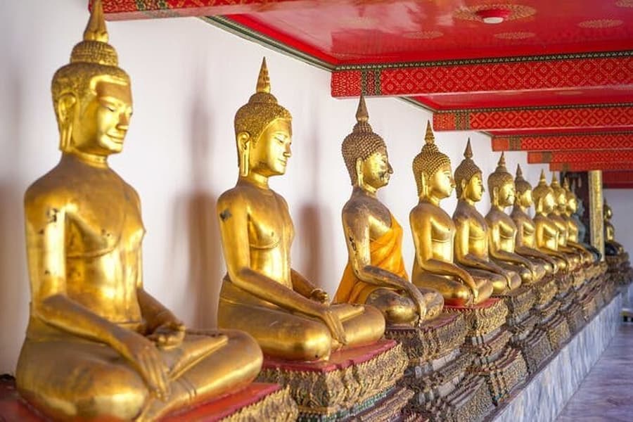 Wat Pho, Wat Arun & Flower Market Guided Walking Tour in Bangkok, at Thanon Itsaraphap